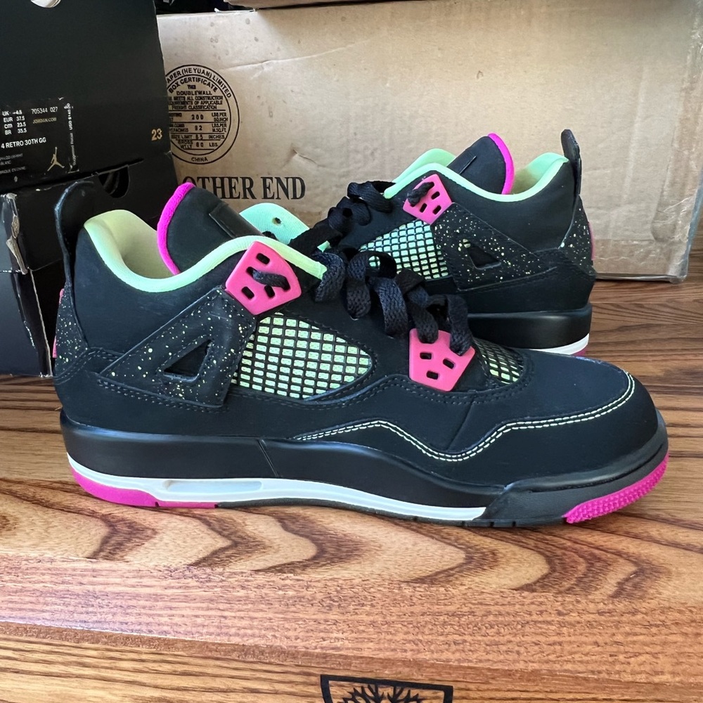 Air Jordan 4 retro. 30th GG. Size 5